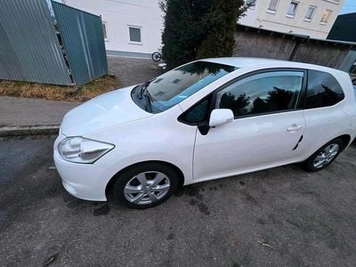 Gebraucht Toyota Auris 90 PS (66 kW) 2010 Weiß Kleinwagen