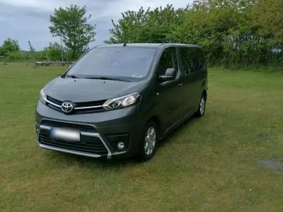 Gebraucht Toyota Proace Verso 116 PS (85 kW) 2017 Grau Kombi