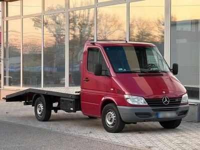 Second-hand Mercedes 316 180 CP (132 kW) 2003 Roșu Van