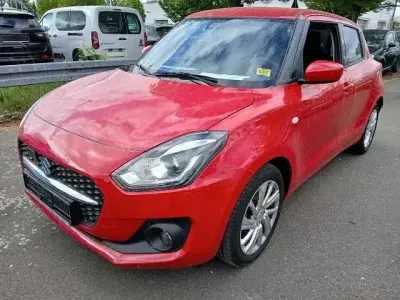 Gebraucht Suzuki Swift Comfort 83 PS (61 kW) 2023 Rot Kleinwagen
