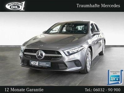 Gebraucht Mercedes A200 Urban 163 PS (119 kW) 2020 Grau (mountaingrau  met.) Limousine