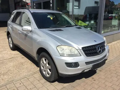 Gebraucht Mercedes ML320 224 PS (164 kW) 2007 Silber SUV
