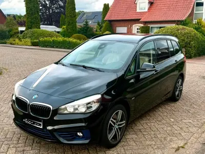 Gebraucht BMW 220 Gran Tourer 190 PS (139 kW) 2016 Schwarz Van / Kleinbus