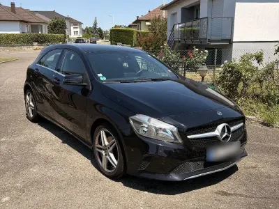 Gebraucht Mercedes A180 Urban 122 PS (89 kW) 2017 Schwarz Kleinwagen