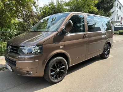 Gebraucht VW Multivan 140 PS (102 kW) 2012 Braun Van / Kleinbus