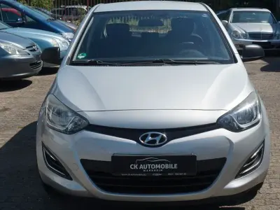 Gebraucht Hyundai i20 Edition 86 PS (63 kW) 2014 Silber Kleinwagen