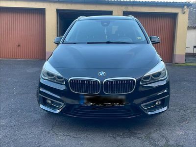 Schwarz Gebraucht 2016 BMW 220 Sport Line Kombi | 17.500 €