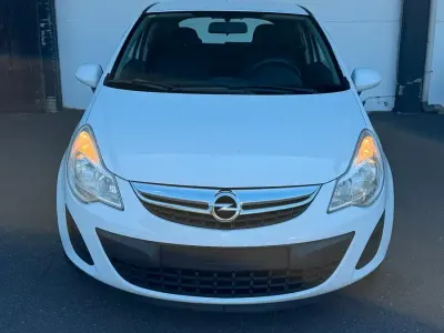 Gebraucht Opel Corsa 90 PS (66 kW) 2012 Weiß Kleinwagen