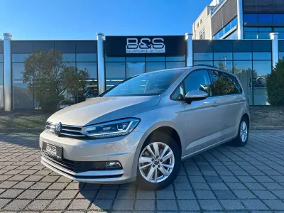 Gebraucht VW Touran Comfortline 150 PS (110 kW) 2024 Silber Van / Kleinbus