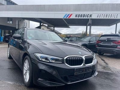Gebraucht BMW 320 Shadowline 204 PS (150 kW) 2022 Saphirschwarz metallic (475) Kombi