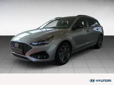 Gebraucht Hyundai i30 Advantage 115 PS (84 kW) 2025 Shimmering silver / met Kombi