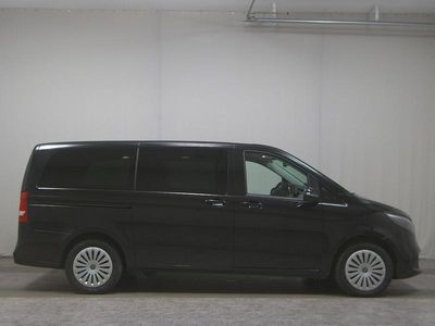 Mercedes V220