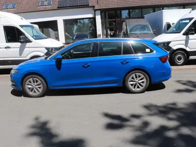 Gebraucht Skoda Octavia Style 150 PS (110 kW) 2022 Blau Kombi