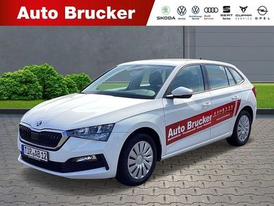 Gebraucht Skoda Scala Cool Plus 116 PS (85 kW) 2020 Weiss Kleinwagen
