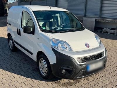 Gebraucht Fiat Fiorino 80 PS (58 kW) 2021 Weiß Van / Kleinbus