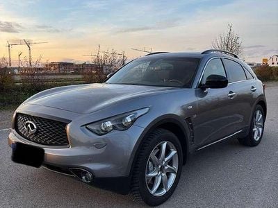 Infiniti QX70