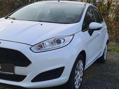 Gebraucht Ford Fiesta Trend 80 PS (58 kW) 2017 Weiß Limousine