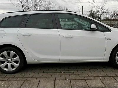 Gebraucht Opel Astra 140 PS (102 kW) 2015 Weiß Kombi