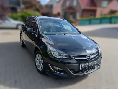 Gebraucht Opel Astra Exklusiv 140 PS (102 kW) 2015 Schwarz Kombi