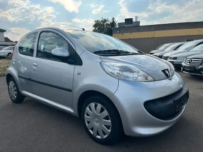 Gebraucht Peugeot 107 68 PS (50 kW) 2006 Grau Kleinwagen