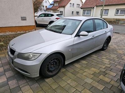 Second-hand BMW 318 122 CP (89 kW) 2007 Argintiu Berlinǎ