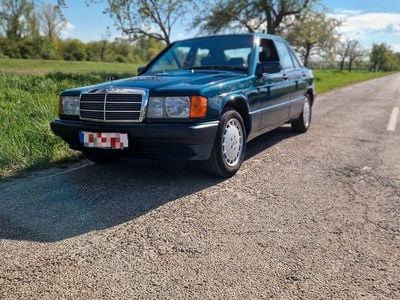 Usata Mercedes 190 Avantgarde 90 CV (66 kW) 1992 Verde Berlina