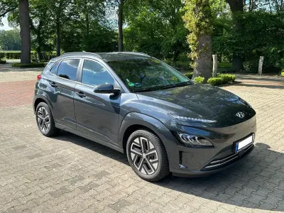 Gebraucht Hyundai Kona 100 kW (136 PS) 2022 Grau SUV