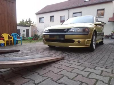 Gebraucht Opel Vectra 195 PS (143 kW) 1999 Gelb Limousine