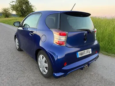 Gebraucht Toyota iQ 98 PS (72 kW) 2010 Blau Kleinwagen