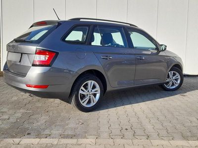 Grau metallic Gebraucht 2022 Skoda Fabia Ambition Kleinwagen | 18.480 € (Fairer Preis)