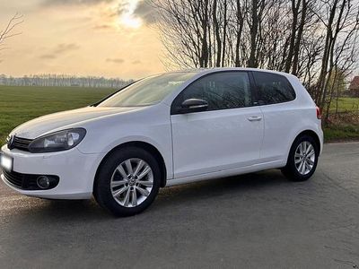 Gebraucht VW Golf VI Style 80 PS (58 kW) 2012 Weiß Kleinwagen