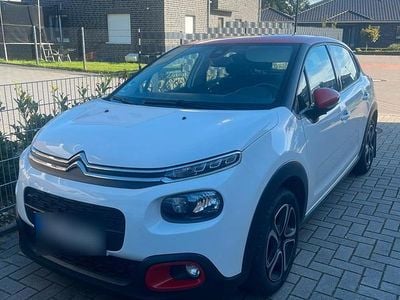 Weiß Gebraucht 2018 Citroën C3 PureTech Limousine | 8.900 € (Fairer Preis)