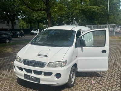 Hyundai H-1