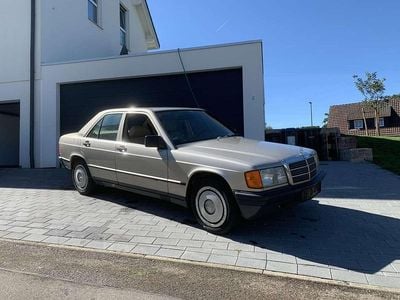 Gebraucht Mercedes 190 122 PS (89 kW) 1986 Limousine