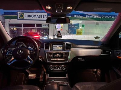 Gebraucht Mercedes ML350 258 PS (189 kW) 2012 Schwarz SUV