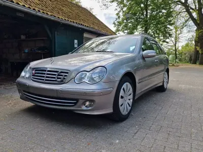 Gebraucht Mercedes C200 163 PS (119 kW) 2004 Beige Limousine