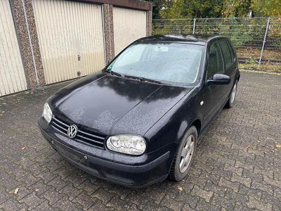 Schwarz Gebraucht 2002 VW Golf Limousine | 1.000 € (Guter Preis)