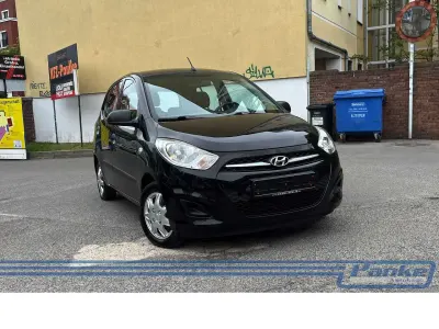 Gebraucht Hyundai i10 69 PS (50 kW) 2012 Phantom black Kleinwagen