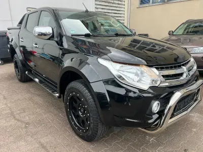 Gebraucht Mitsubishi L200 Plus 181 PS (133 kW) 2016 Schwarz Pickup