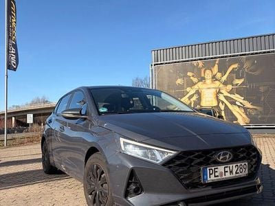 Gebraucht Hyundai i20 Intro Edition 101 PS (74 kW) 2021 Grau Kleinwagen