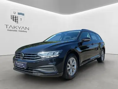 Gebraucht VW Passat Basis 150 PS (110 kW) 2023 Schwarz Kombi