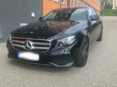Gebraucht Mercedes E220 Avantgarde 194 PS (142 kW) 2017 Schwarz Limousine