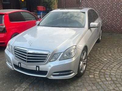 Second-hand Mercedes E220 170 CP (125 kW) 2011 Argintiu Berlinǎ