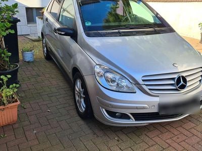 Mercedes B200