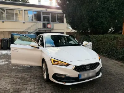Gebraucht Seat Leon 150 PS (110 kW) 2021 Weiß Limousine