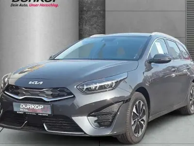 Używany Kia Ceed Sportswagon Spirit 141 KM (103 kW) 2024 Szary Kombi