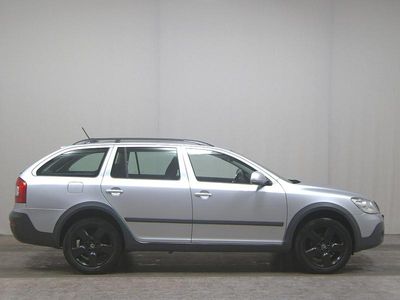 Usata Skoda Octavia 140 CV (102 kW) 2012 Argento Station wagon