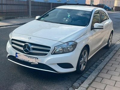 Usata Mercedes A180 122 CV (89 kW) 2013 Bianco Berlina