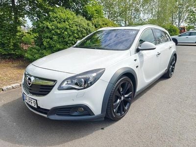 Gebraucht Opel Insignia Country Tourer 194 PS (142 kW) 2015 Weiß Limousine