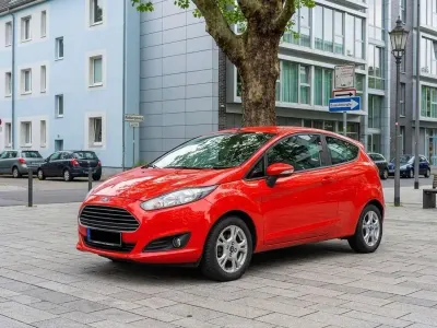 Gebraucht Ford Fiesta 80 PS (58 kW) 2014 Rot Kleinwagen